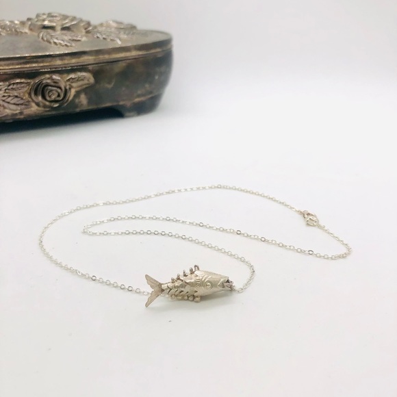 Vintage Articulated Dainty Silver Fish Pendant Necklace - Picture 14 of 14